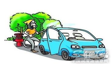 What are the causes and solutions for low engine oil pressure?